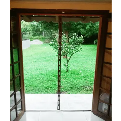 Porta mosquiteira magnética